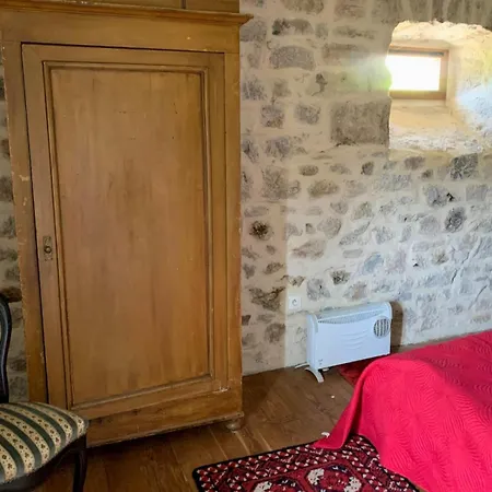 בית נופש Maison D'augusta Mayrinhac-Lentour